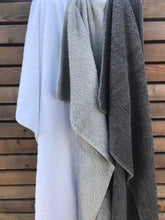 Lade das Bild in den Galerie-Viewer, Frottierhandtuch hellgrau