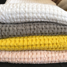 Lade das Bild in den Galerie-Viewer, Handtuch Waffelpikee weiss