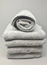 Lade das Bild in den Galerie-Viewer, Frottierhandtuch hellgrau